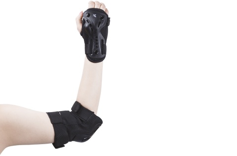 OCHRANIACZE H706 ROZM. L ZESTAW CZARN. /NILS