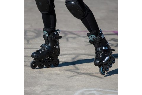 ŁYŻWOROLKI NA20001 ROZM. 38 /NILS