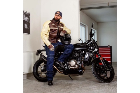 KASK MOTOCYKLOWY V135 SWBH ROZM. S (55-56) /W-TEC