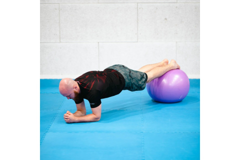 PIŁKA DO ĆWICZEŃ VIOLET MASUJACA YB03 55CM /HMS