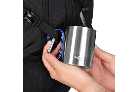 KUBEK KEMPINGOWY Z KARABIŃCZYKIEM 300 ML STAL NIERDZEWNA NIEBIESKI NC17110 /NILS CAMP