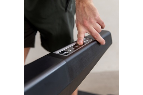 BIEŻNIA ELEKTRYCZNA RUNNER DTM2500 /FLOW FITNESS